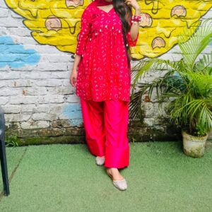 পিংক পার্সি কুর্তি